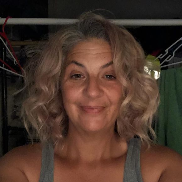 Meet your Posher, Lenore - Picture 1 of 1